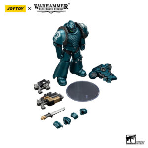 Alpha Legion Headhunter with Banestrike Combi-Bolter And Power Dagger Action Figure Contents